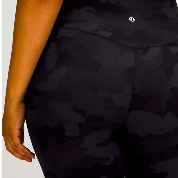 ✨NEW WITH TAGS✨ Lululemon Align - size 6 - Picture 2 of 6